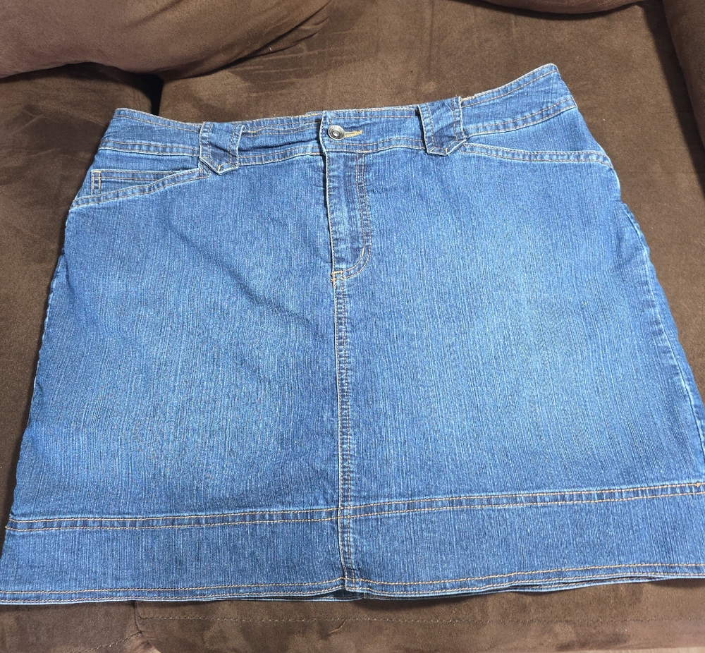 St. John' Bay. Blue Denim A-Line Skirt/Skort- Women